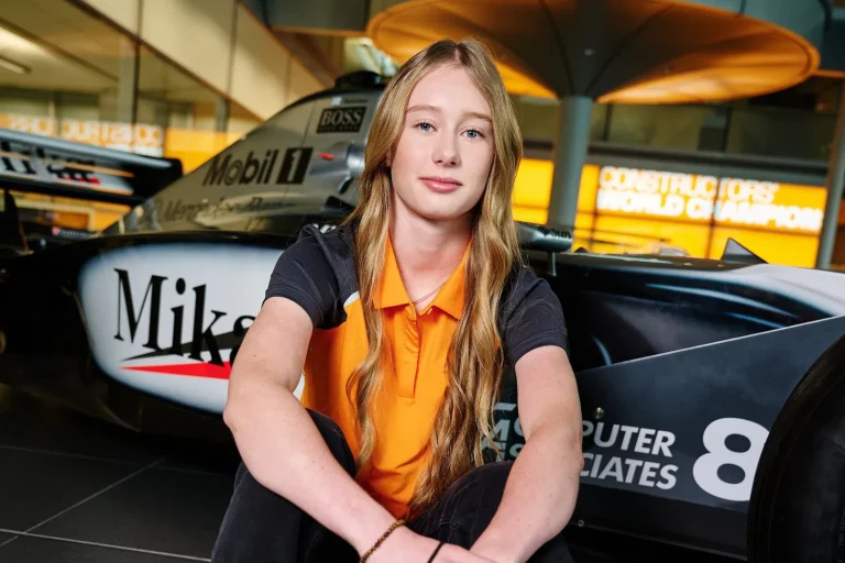 ‘McLaren’ paraksta līgumu ar bijušā pilota Mikas Hakinena meitu