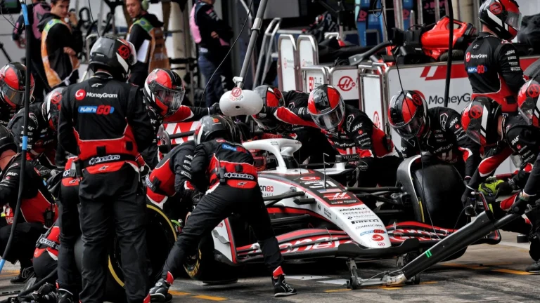 ‘Haas’ vadītājs asi kritizē ‘Pirelli’ ieviestos ierobežojumus uz Kataras GP