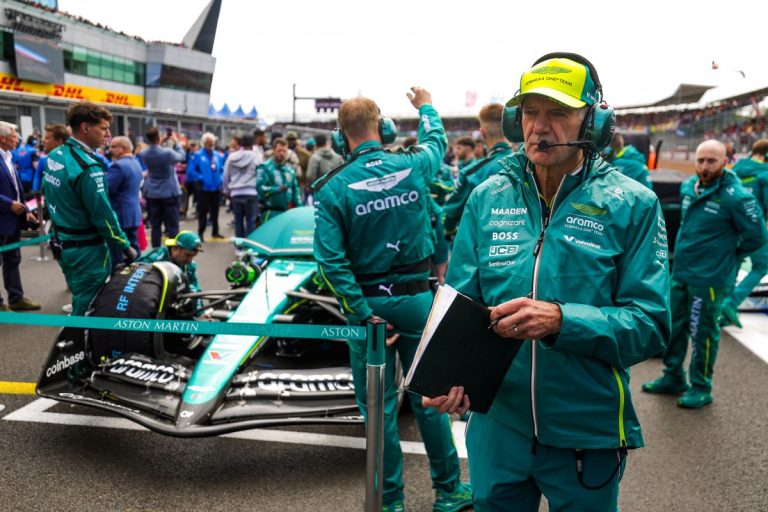 ‘Aston Martin’ apstiprina: Horners komandā nestrādās
