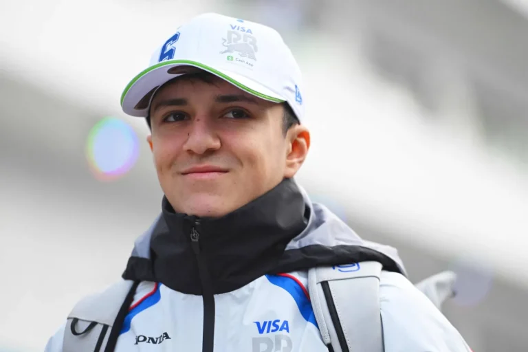 Oficiāli: Hadžārs pievienosies Verstapenam ‘Red Bull’ komandā