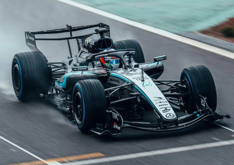 Barselonā sākas F1 testu braucieni