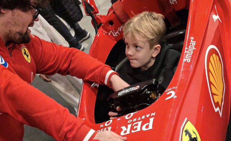 Kimi Raikonena dēls 11 gadu vecumā debitē pie rallija auto stūres