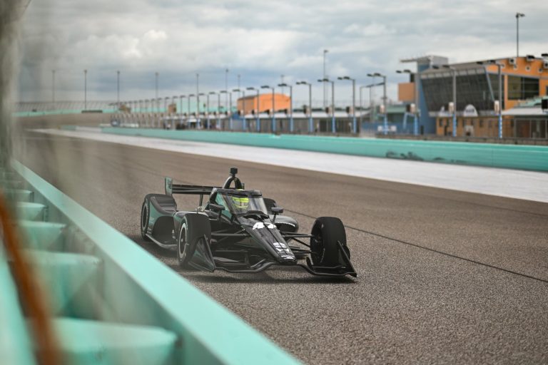 No F1 uz ‘IndyCar’ specifiku – Šūmahers atklāj savas pirmās sajūtas ovāla trasē