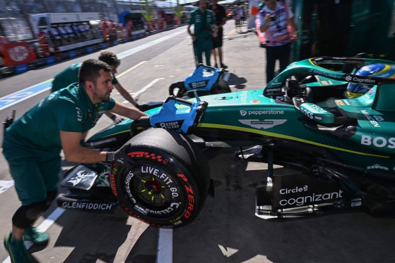 ‘Aston Martin’ komanda palikusi bez svarīgām rezerves daļām