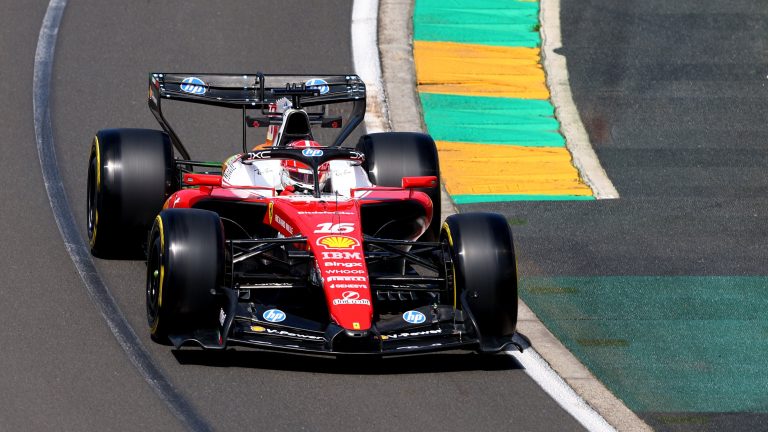 ‘Ferrari’ piloti ātrākie Austrālijas GP pirmajā treniņā