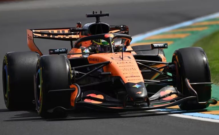 Piastri pārspēj ‘Mercedes’ pilotus otrajā treniņā Melburnā