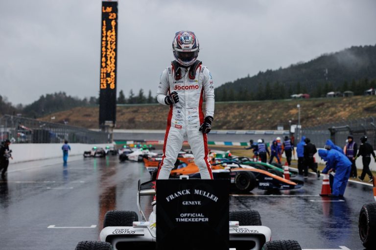 ‘Super Formula’ sezona startē ar skarbu lietus sacīksti Motegi trasē