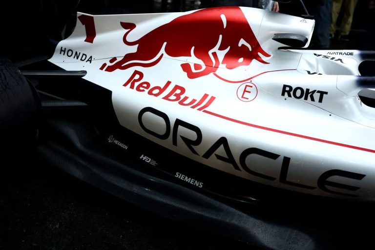 ‘Red Bull’ paraksta jaunu līgumu ar ‘Honda’ par veco F1 motoru piegādi