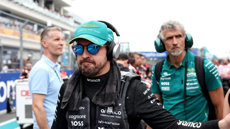 Alonso iezīmē termiņu lēmumam par turpmāko karjeru F1 čempionātā