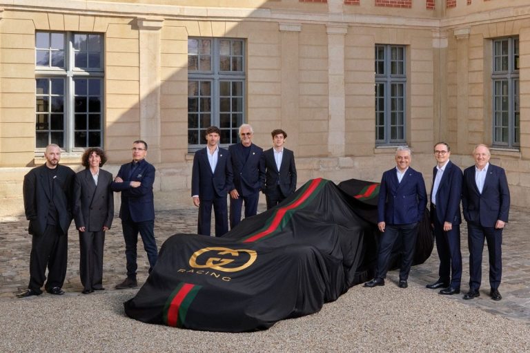 ‘Alpine’ F1 komanda iegūst ‘Gucci’ kā titulsponsoru un mainīs mašīnu krāsojumu