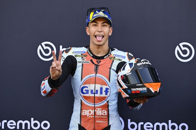 Fernandess atvaira Martina uzbrukumus, izcīnot pirmo ‘MotoGP’ sprinta uzvaru