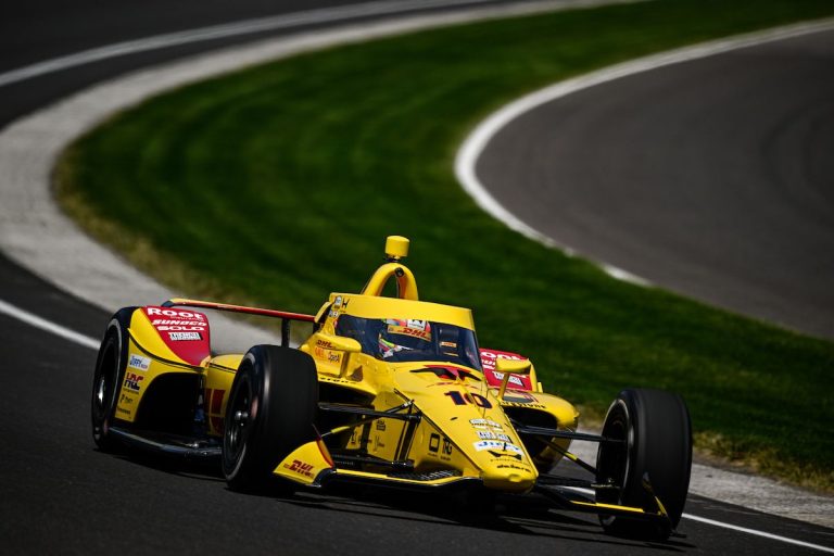 Palou izcīna ‘Indy 500’ kvalifikācijas uzvaru, lietuvietis Malukas startēs trešais