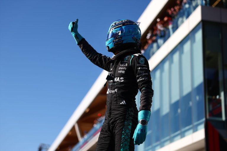 Pēc ‘Mercedes’ pilotu kontaktcīņas F1 sprintā Kanādā uzvar Rasels