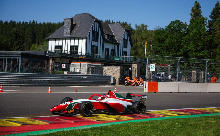 Štolcermanis ‘Formula Regional’ sezonu turpina Spā trasē