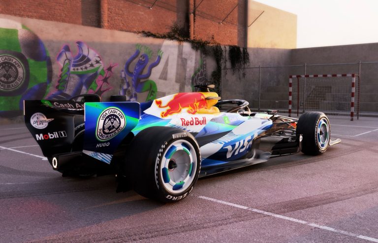 ‘Racing Bulls’ prezentē futbola tematikai veltītu F1 auto dizainu