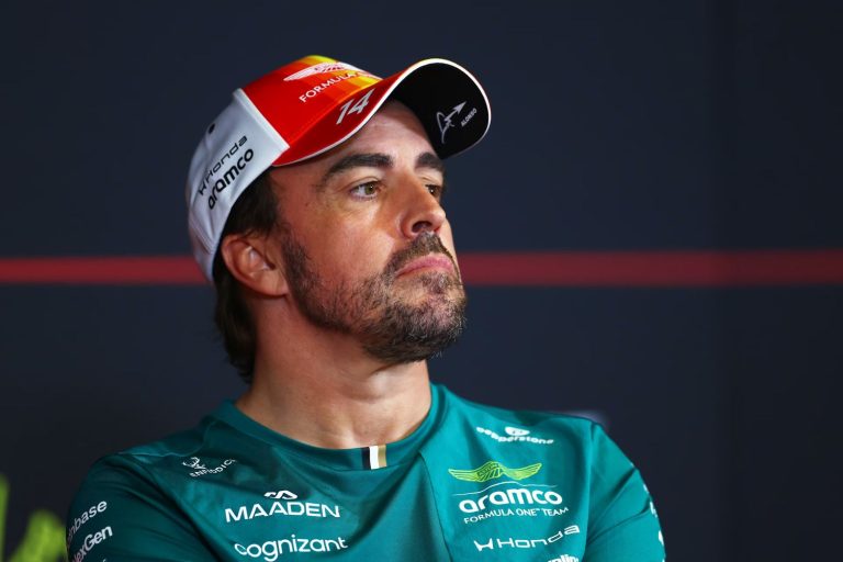 Medijs: Alonso vienojies par jaunu līgumu ar ‘Aston Martin’