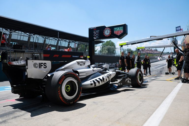 ‘Cadillac’ ieceļ jaunu F1 komandas vadītāju