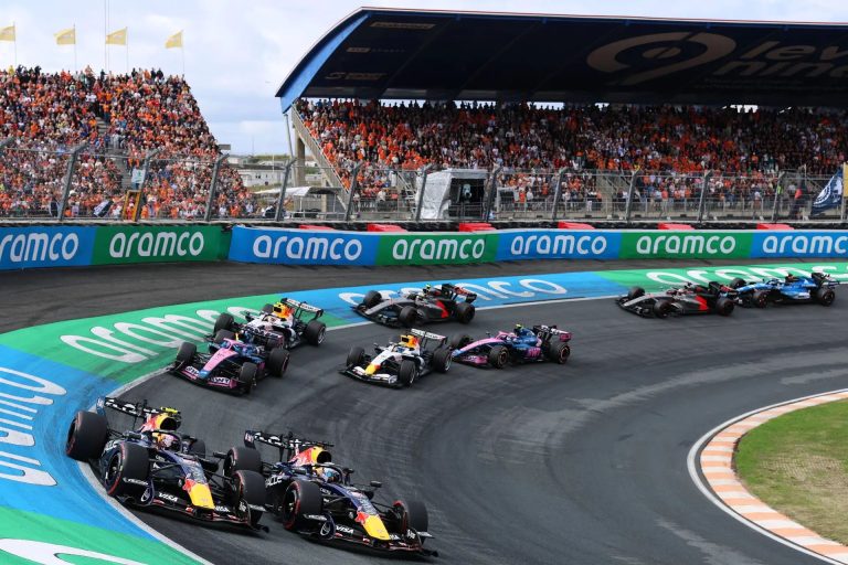 Trim F1 pilotiem Zandvortā piešķirti soda punkti