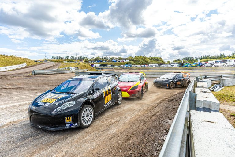 Roberts Vītols noslēdz ‘RallyX’ sezonu ar uzvaru Vācijā, ‘RallyX South’ titulu un lielo FC2 balvu