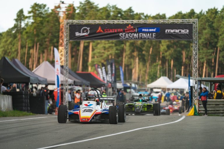 Biķerniekos notiks 100 minūšu brauciens un vēsturisko formulu sacīkstes