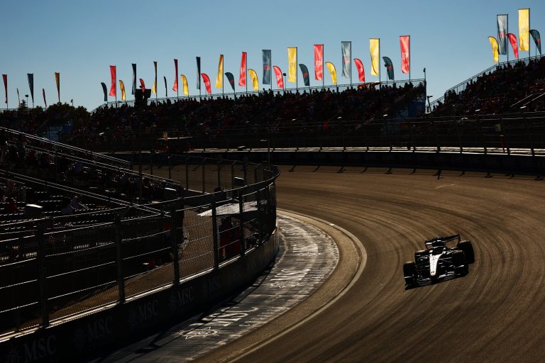 F1 piloti dalās iespaidos par jauno trasi, Peress prognozē haotiskas sacīkstes