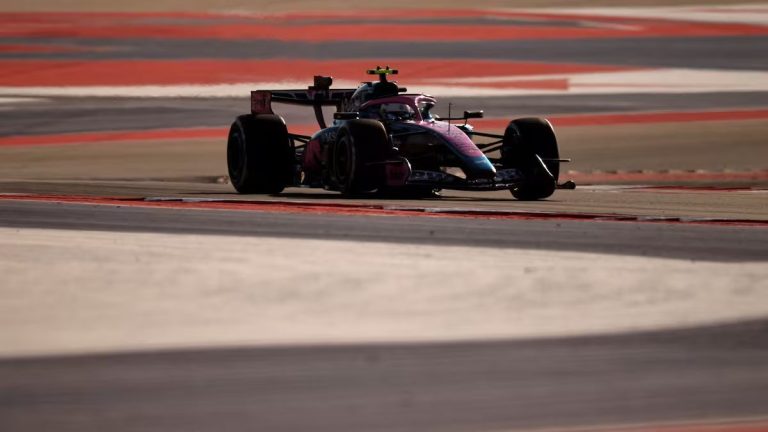 Trīs F1 piloti pirms Amerikas posma sacīkstes saņem starta vietu sodus