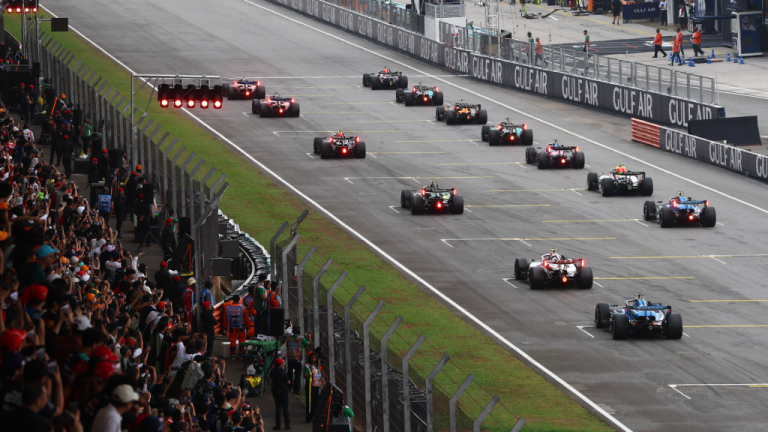 F1 piloti sašutuši par Sepangā piedzīvoto programmatūras kļūmi