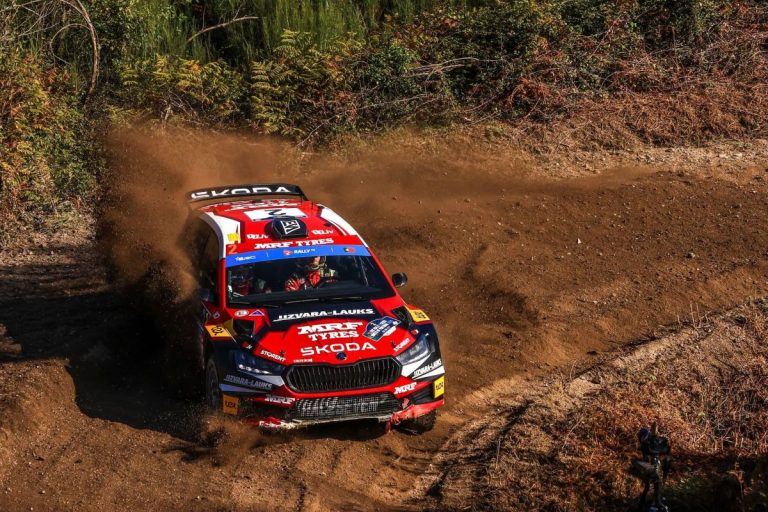 Mārtiņš Sesks sezonu noslēdz ar uzvaru Portugāles ERC rallijā